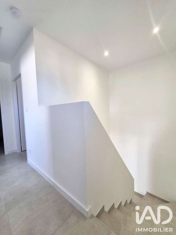 Maison 110 m² à Pia  - photo 9