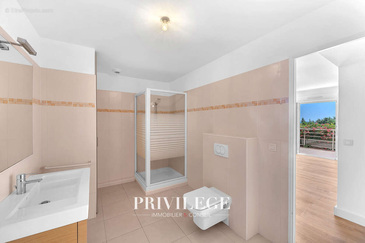 Appartement à MANDELIEU-LA-NAPOULE