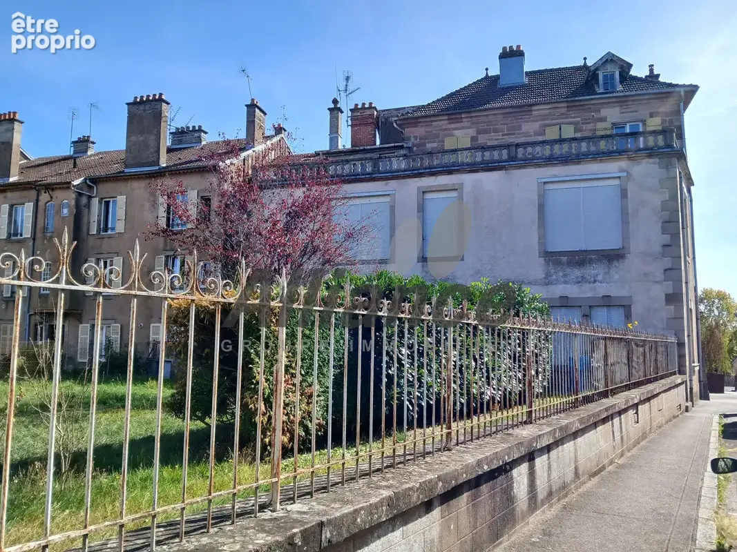 Appartement  dans  le  centre  historique  luxeuil - photo 4