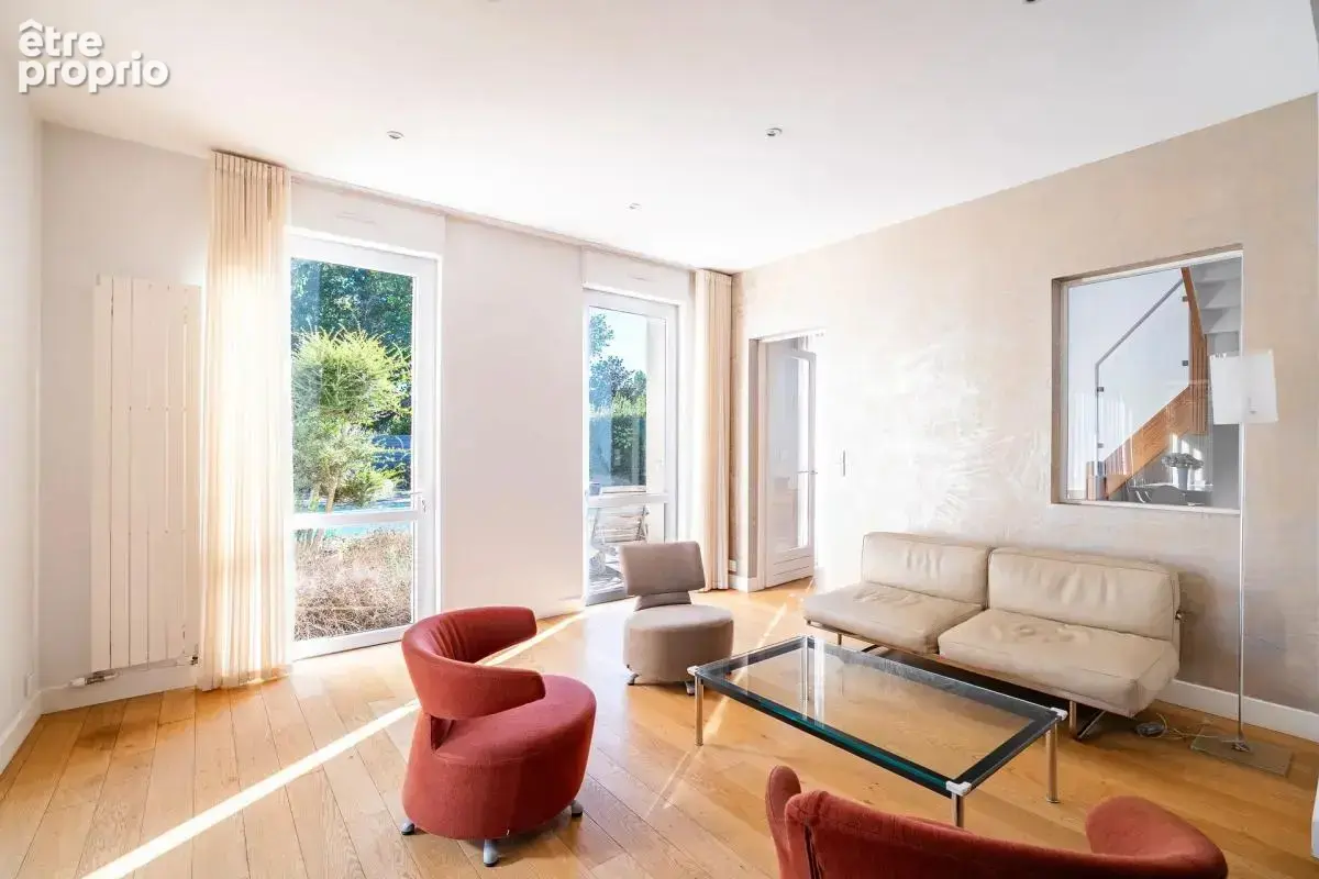 Maison de 9 pièces de 185 m² à Eysines - photo 10