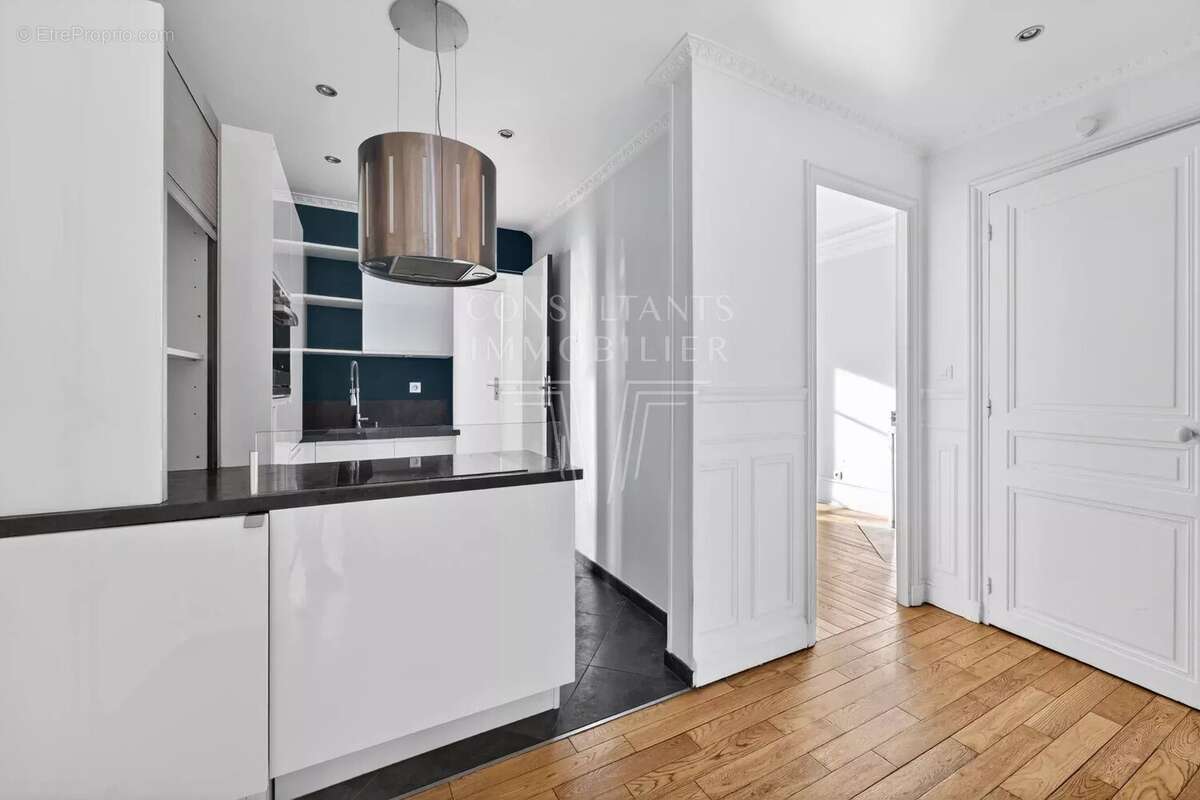 Appartement à LEVALLOIS-PERRET