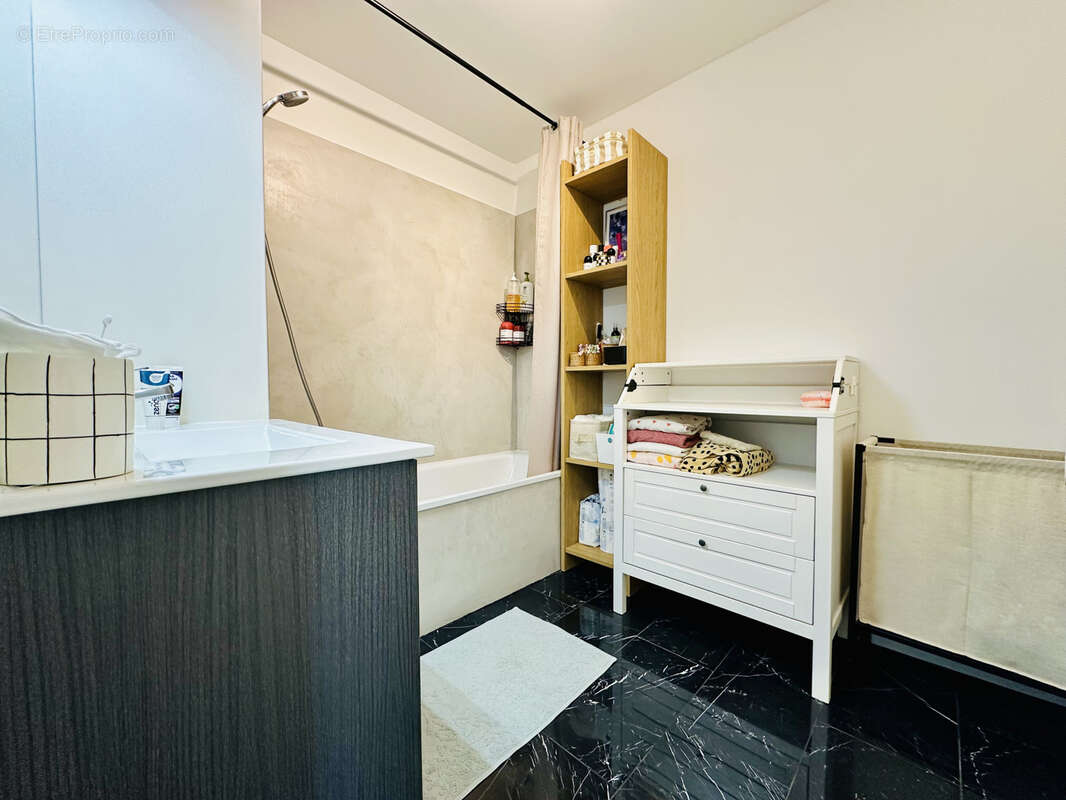 Appartement à LATTES