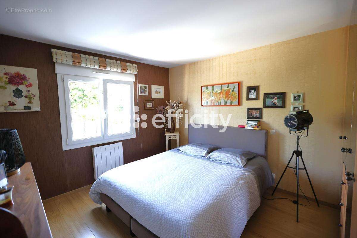 Maison à PARAY-VIEILLE-POSTE