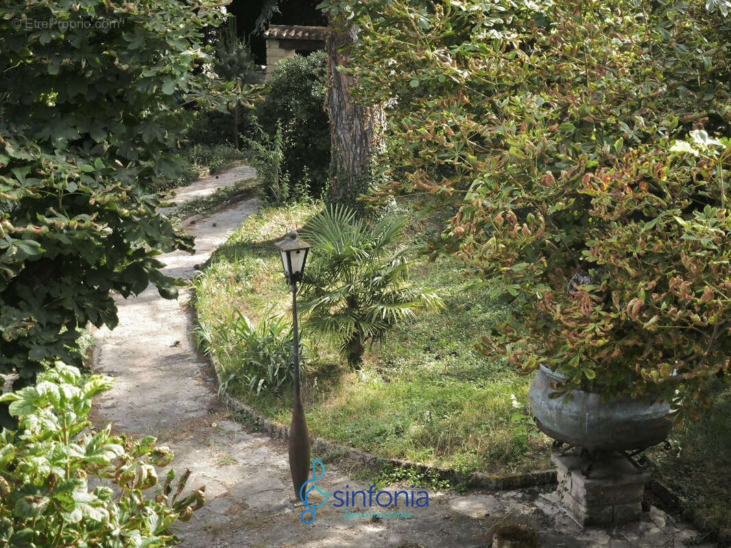 Maison à SAINT-PAUL-LES-FONTS