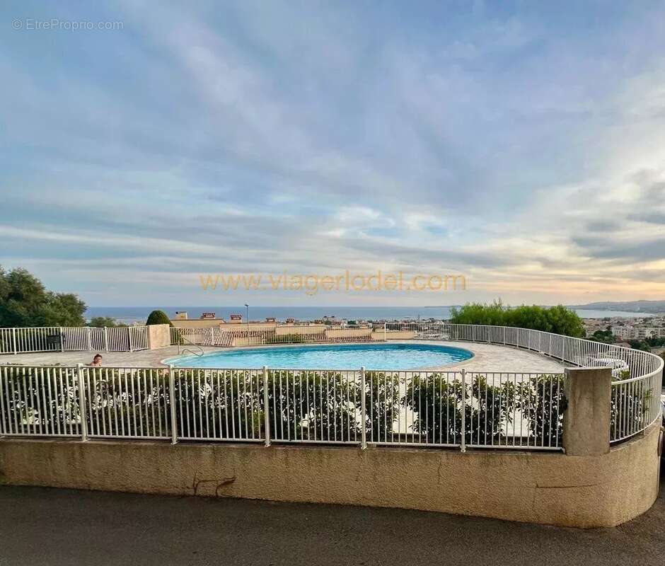 Appartement à SAINT-LAURENT-DU-VAR
