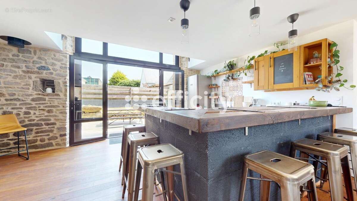 Maison à LOCOAL-MENDON