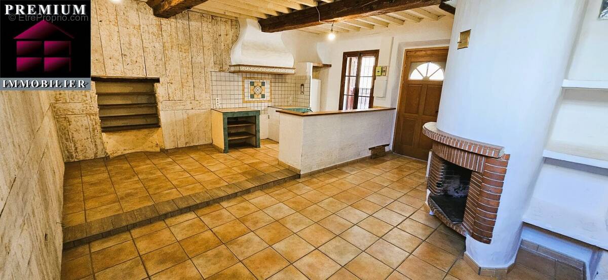 Maison à SAINT-ESTEVE