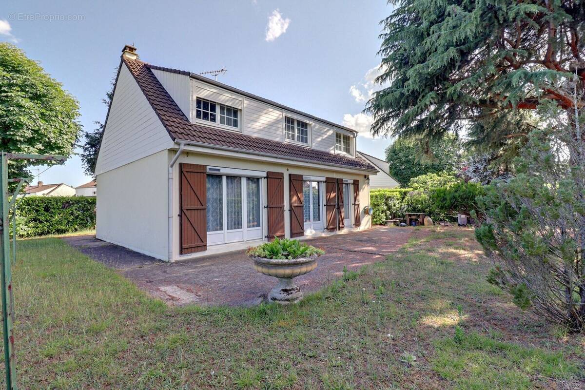 Maison à VERNEUIL-SUR-SEINE