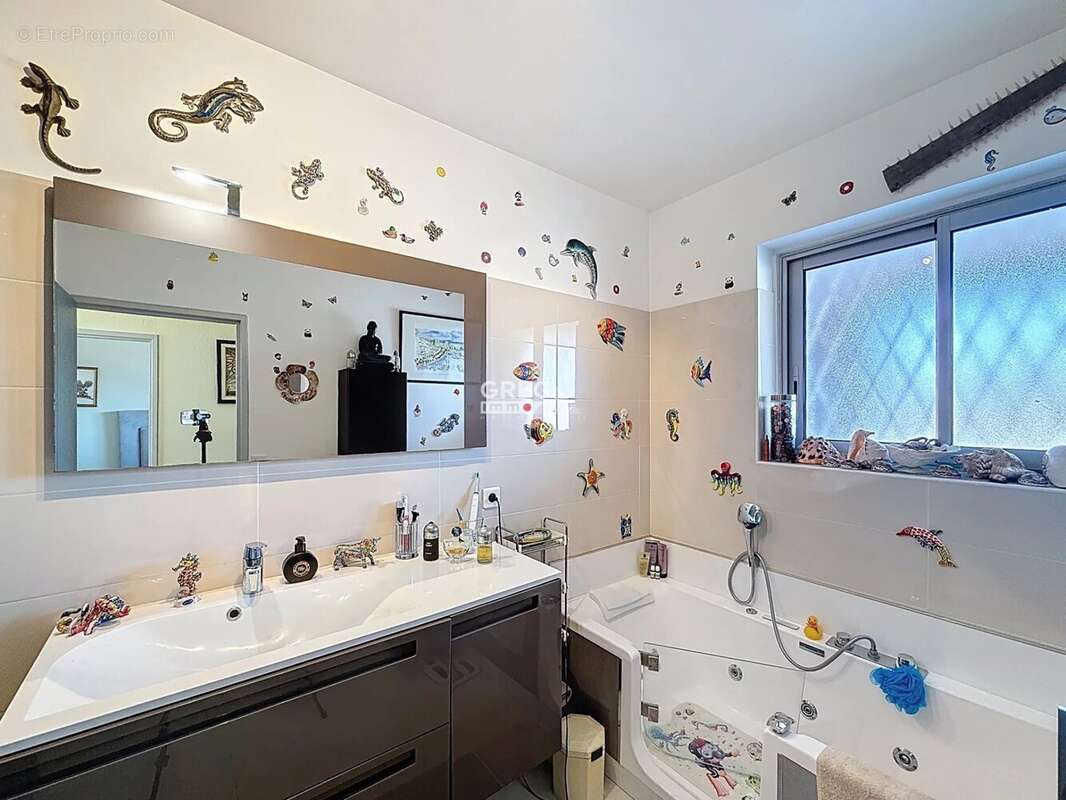Appartement à VILLENEUVE-LOUBET