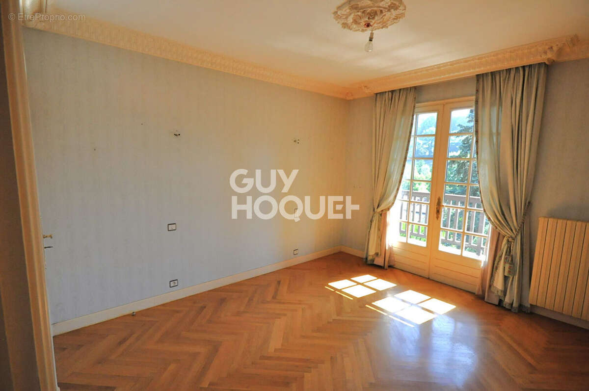 Maison à SAINT-SYMPHORIEN-SUR-COISE