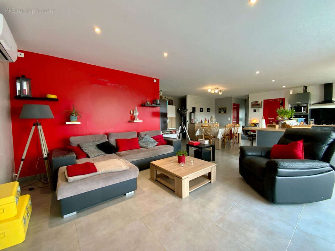 Maison à BARBEZIEUX-SAINT-HILAIRE