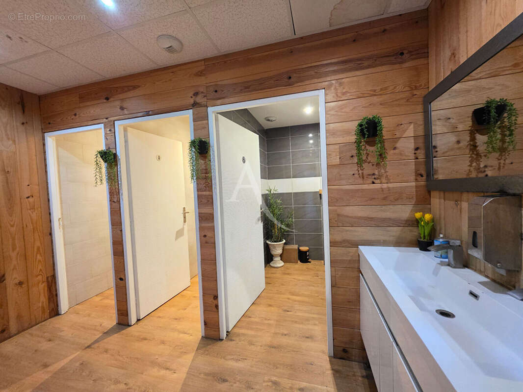 Local de réception d'exception de 780 m² ? Un fort potentiel pour votre activité événementielle - photo 14