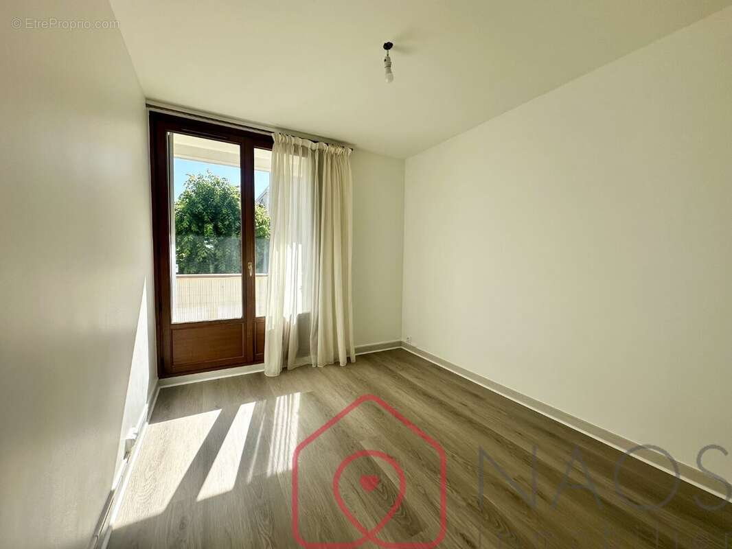 Appartement à LE PLESSIS-ROBINSON