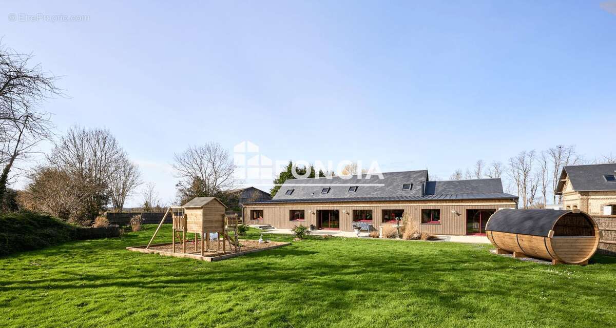 Maison à EQUEMAUVILLE