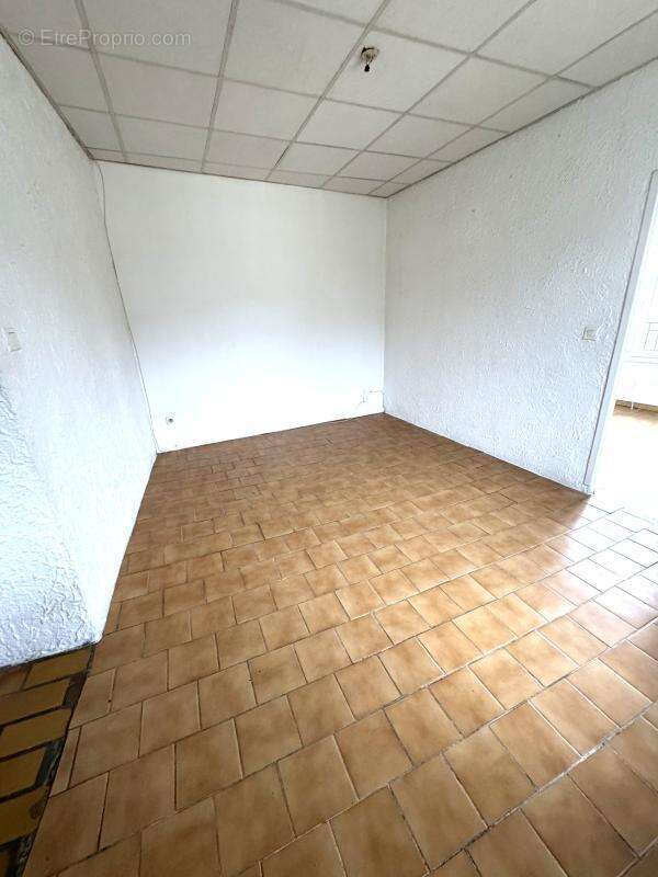 Appartement à CONTES