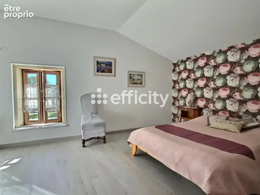 Maison 204 m² à Loulay  - photo 12