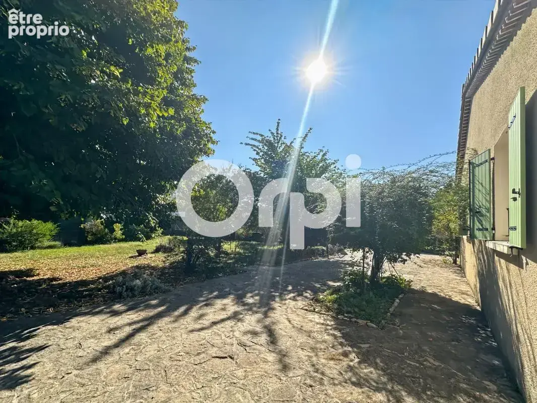 Maison À Vendre sur beau terrain - photo 2