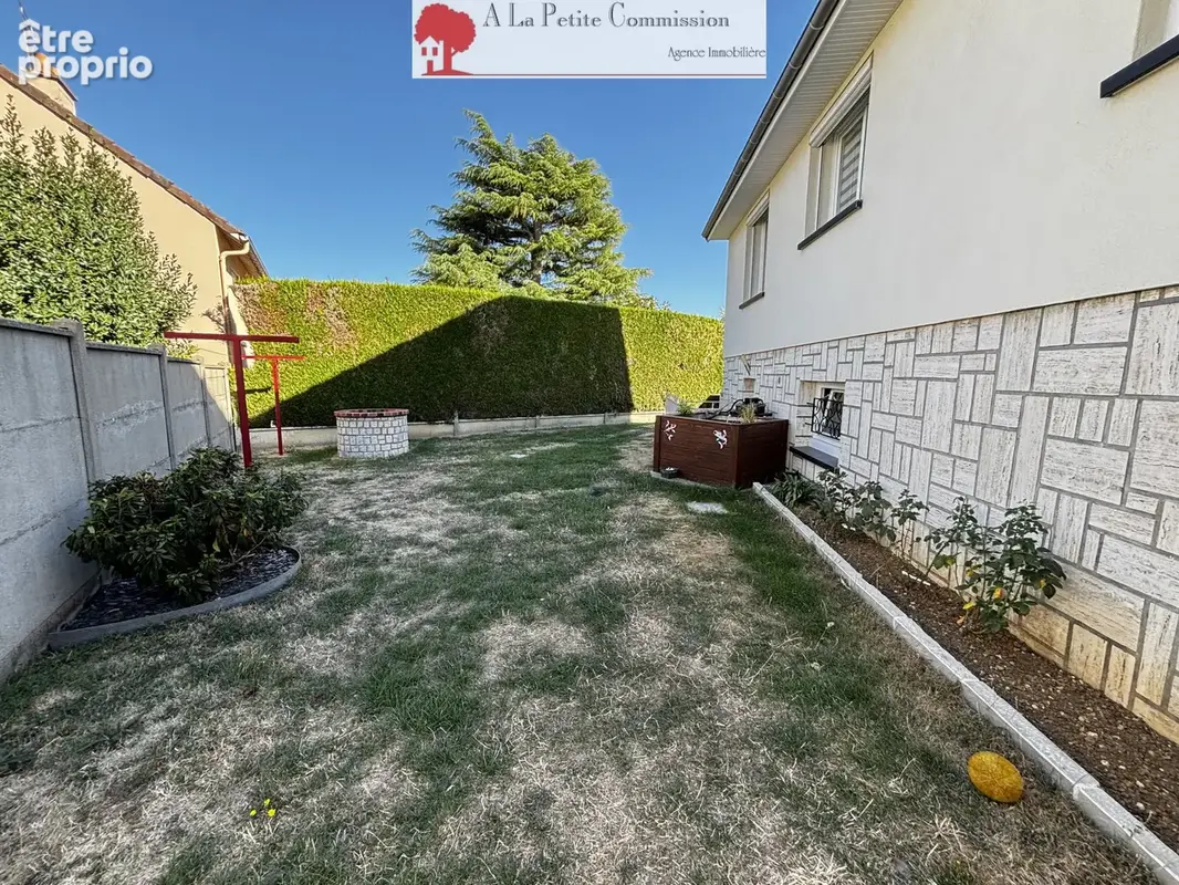 Maison familiale à vendre à Sours   Commerces et écoles à pied ! - photo 15