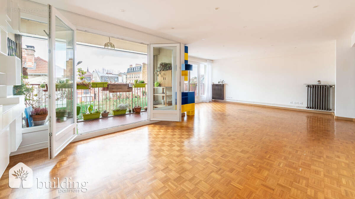 Appartement à COURBEVOIE