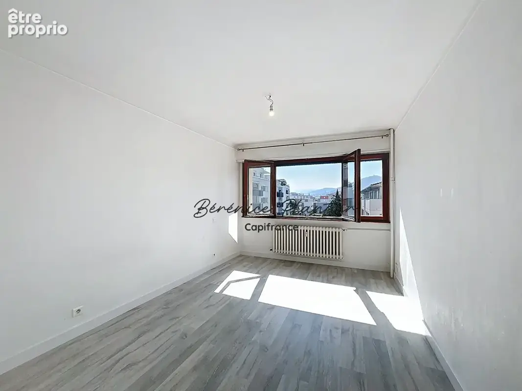 ANNEMASSE – Au calme -Grand T3 lumineux de 79,53 m² avec balcon, cave et garage en option - photo 4