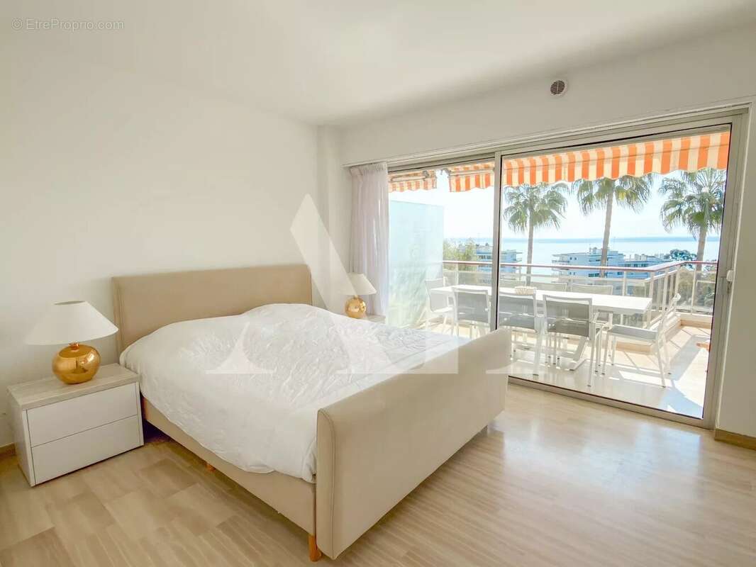 Appartement à VALLAURIS