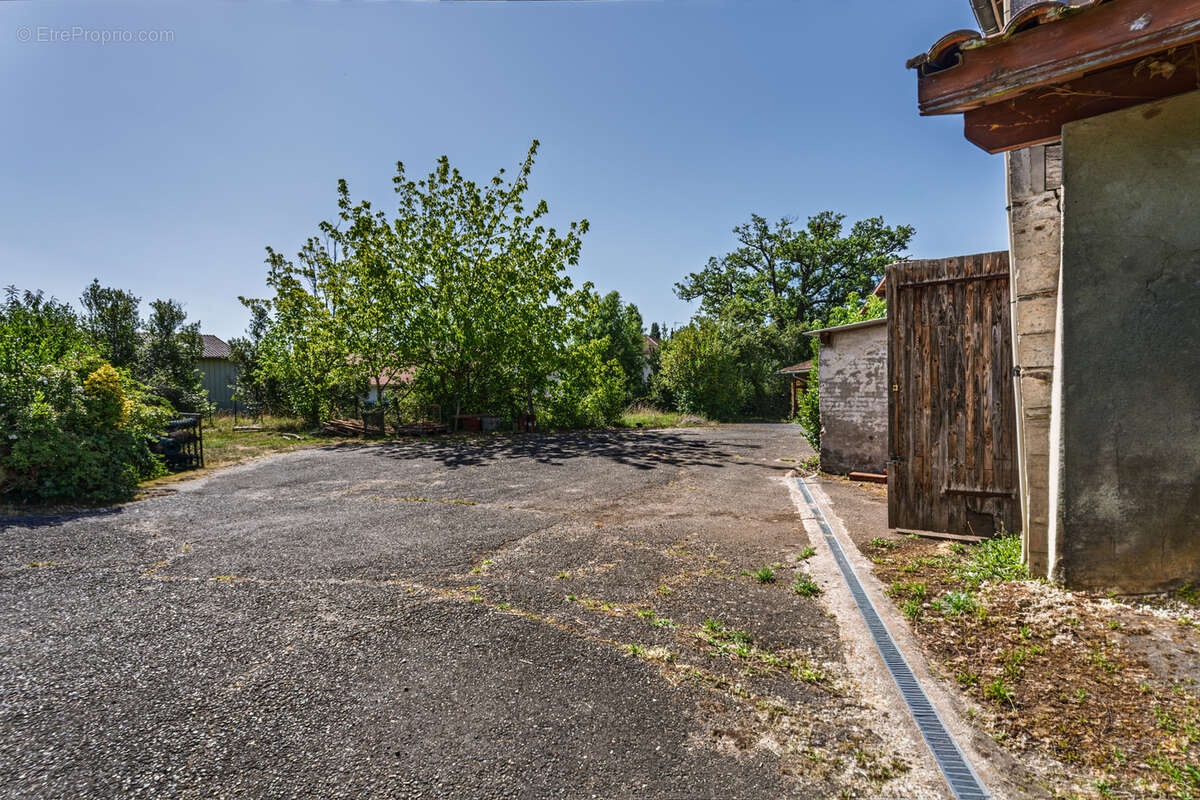 Grange sur terrain constructible - photo 8