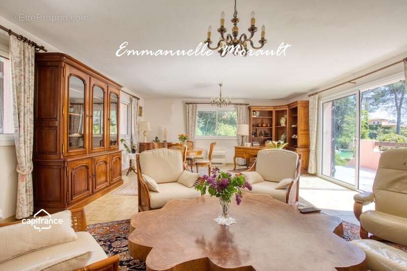 Maison à BAGNOLS-EN-FORET