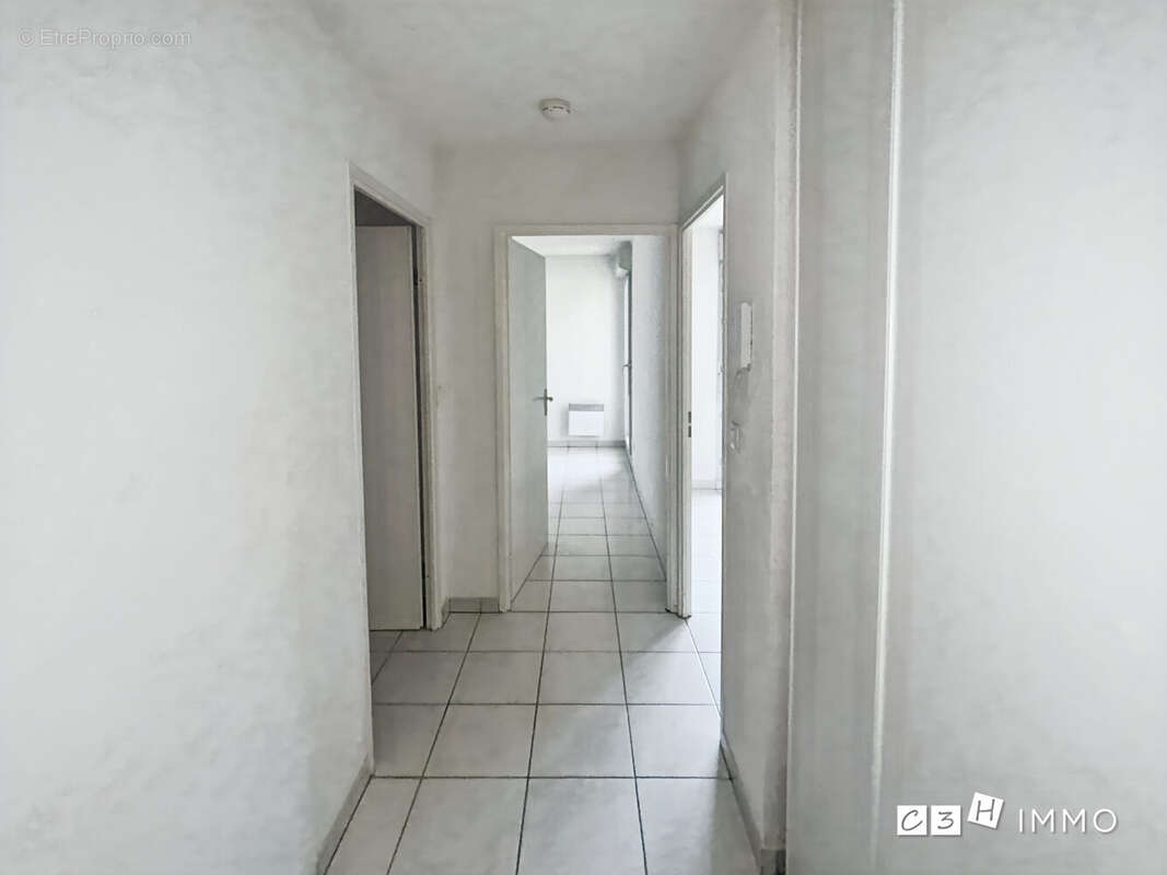 Appartement à LAVERNOSE-LACASSE