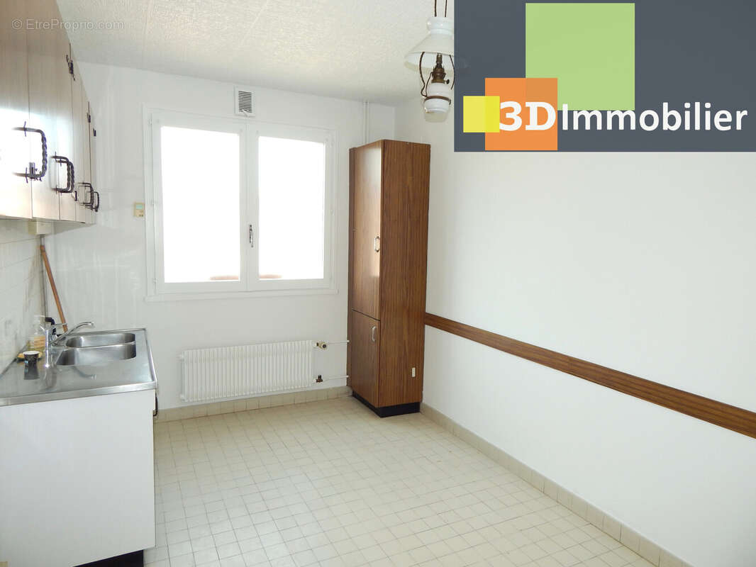 CUISINE - Appartement à LONS-LE-SAUNIER