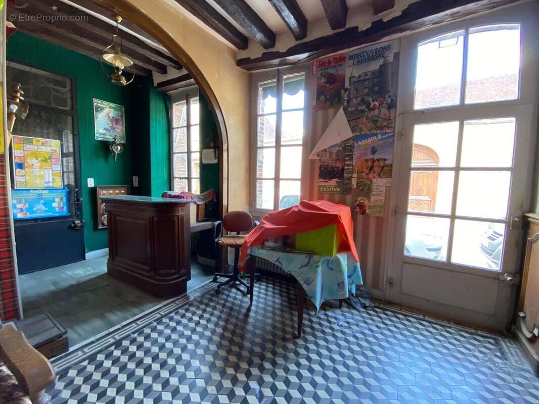 Maison à VILLENEUVE-SUR-YONNE