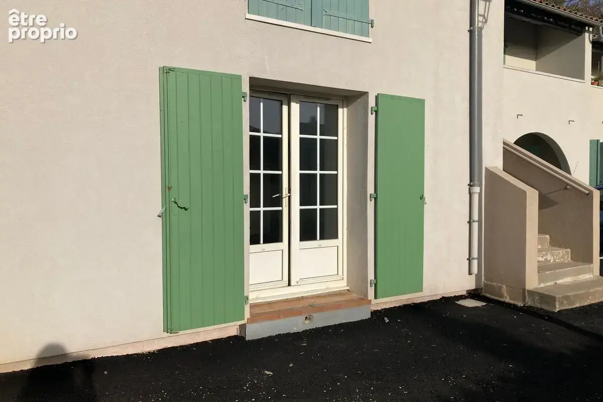 Appartement à VEZENOBRES