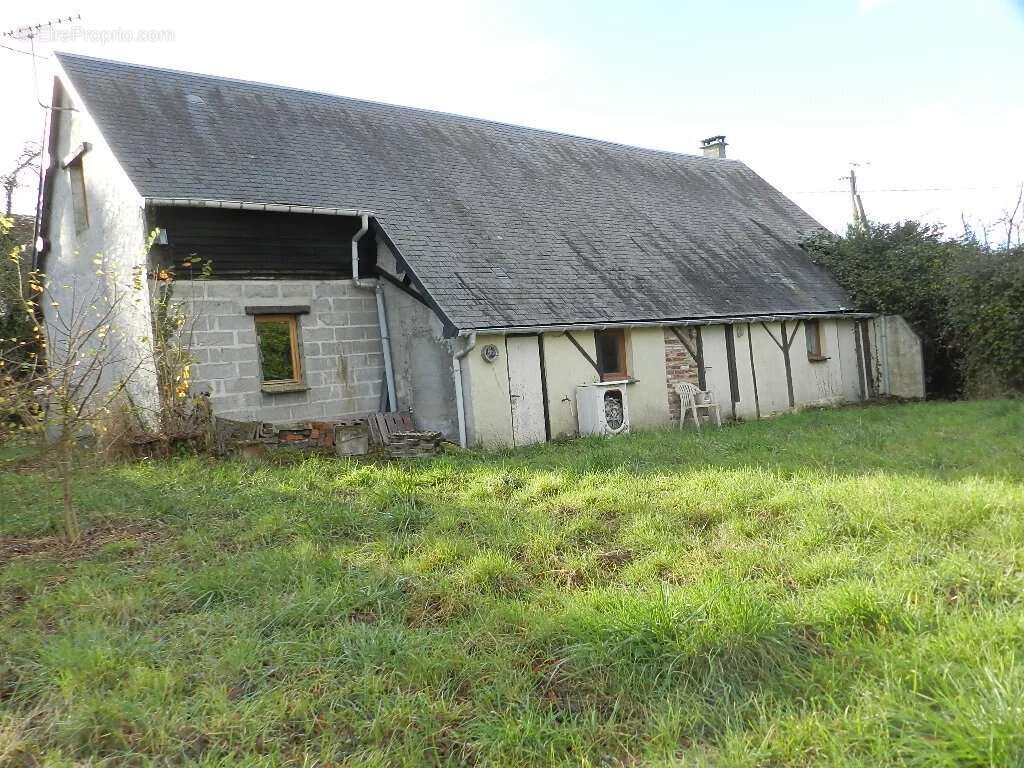 Maison à SAINT-PIERRE-SUR-DIVES