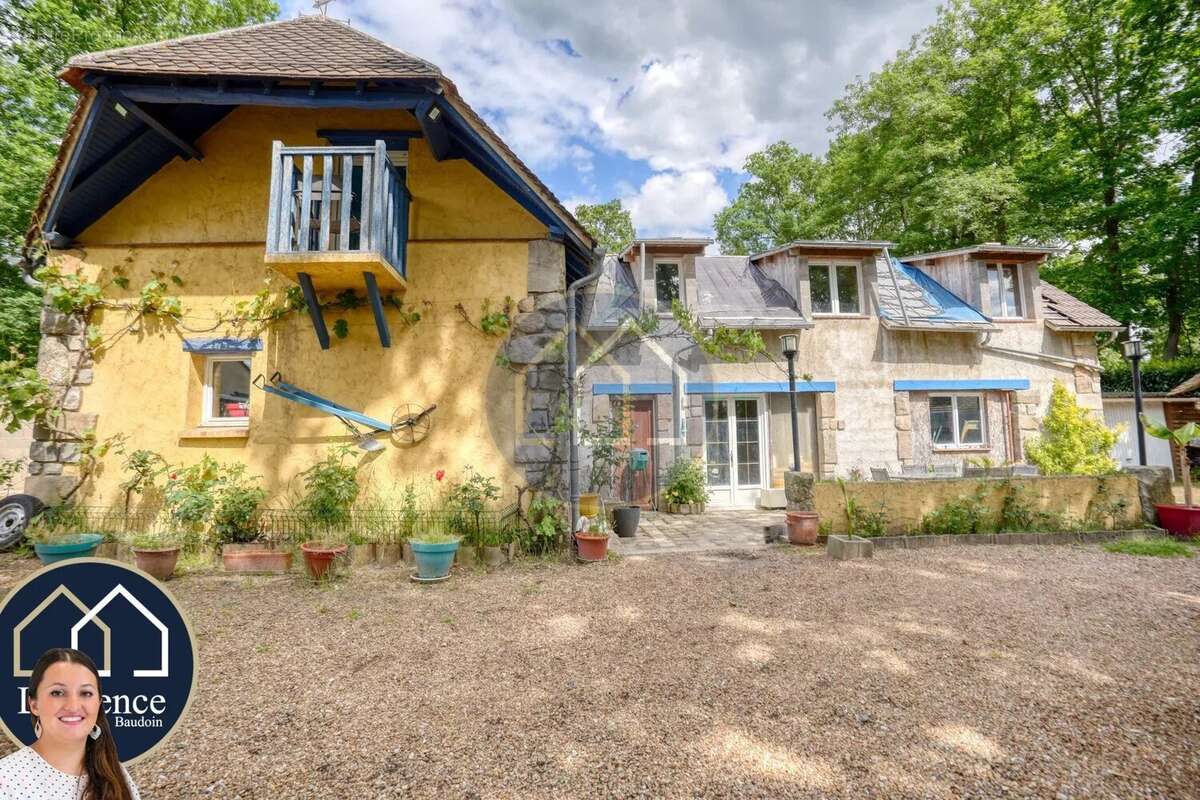 Maison à FAVEROLLES