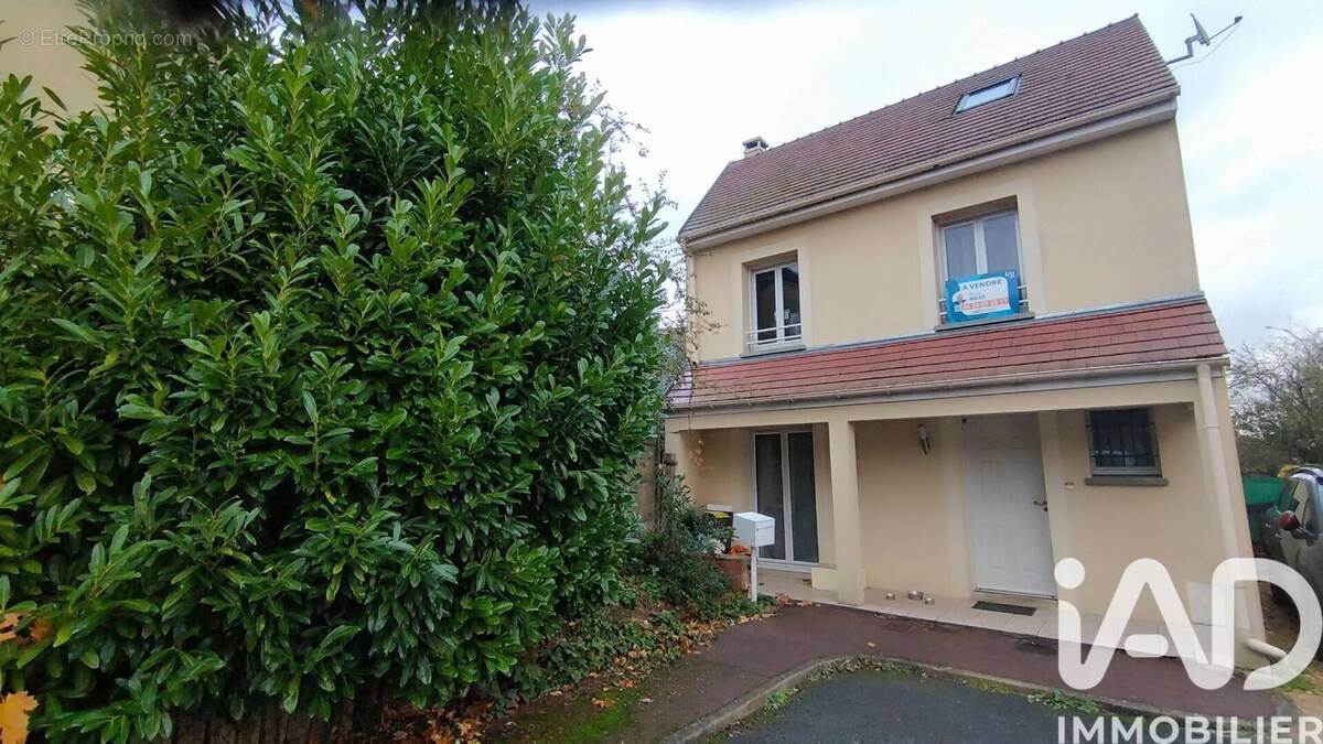 Photo 1 - Maison à CORBREUSE