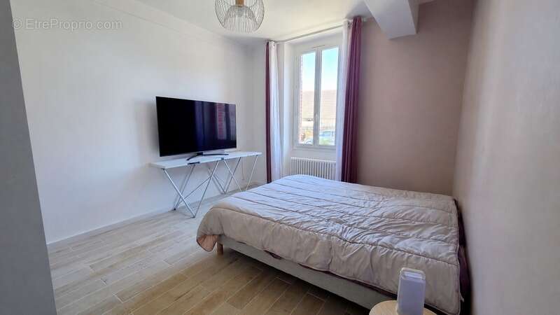 Chartres - ensemble immobilier  - habitation 175 m² avec grange 200 m² - parcelles  5000 m2 - photo 10