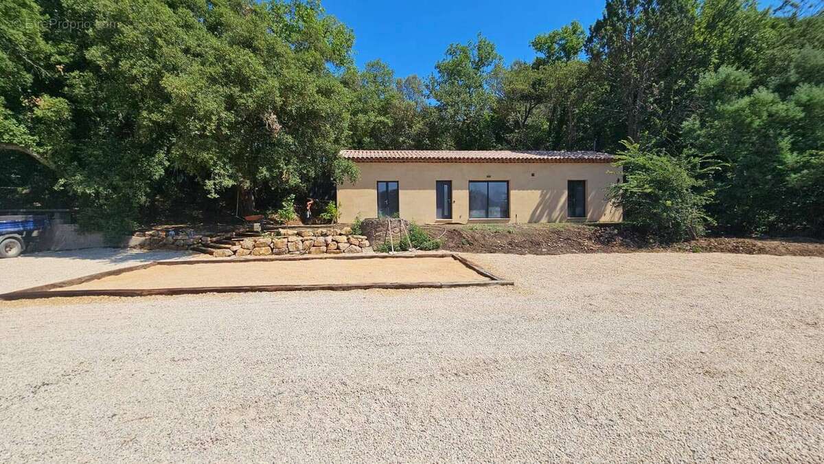 Autre à ROQUEBRUNE-SUR-ARGENS