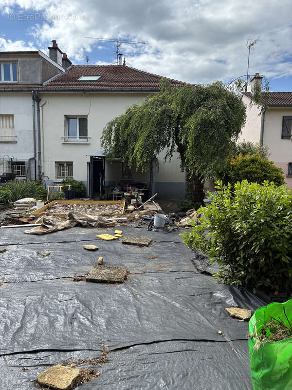 Maison à BELLEVILLE-SUR-MEUSE