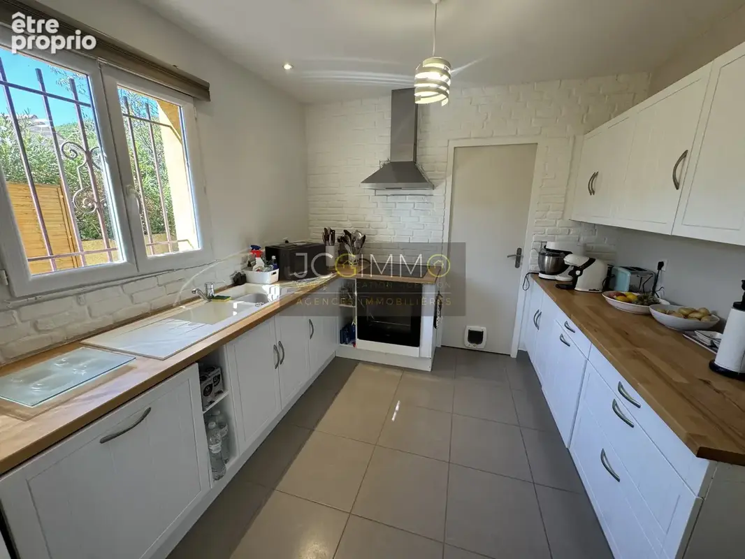 VIlla de 86m2 hab T4 avec grand garage sur 403m2 de terrain ! - photo 6
