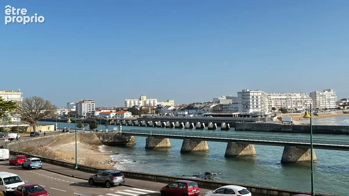 Vue exceptionnelle, proche du quai et du marché - photo 5