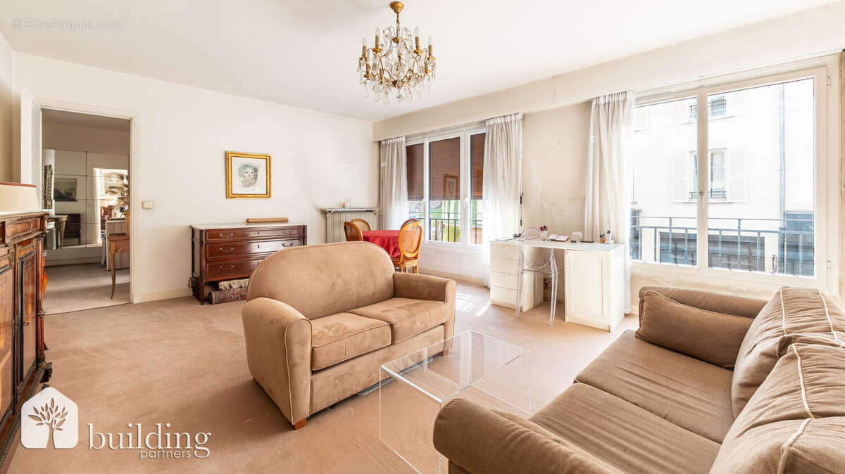 Arc de Triomphe Paris 17ème - Appartement 4 pièces 77,18 m² avec parking - photo 4