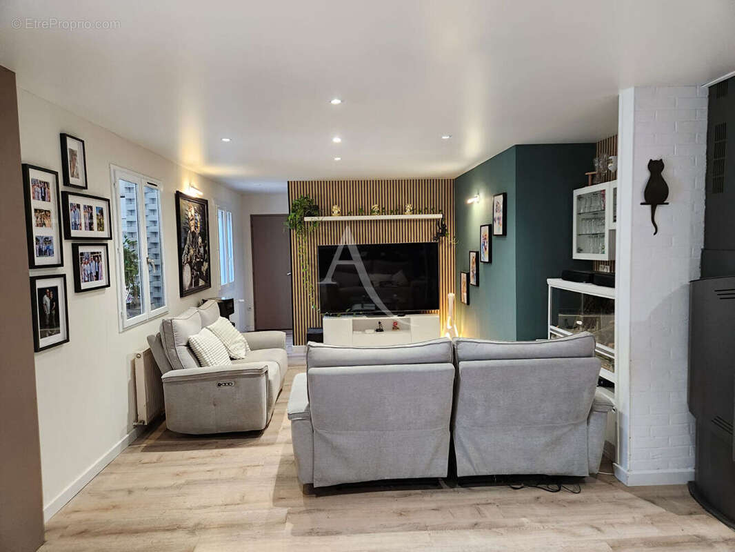 Maison à VIENNE-EN-VAL