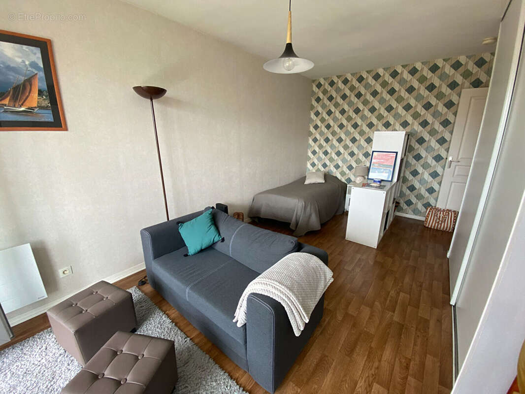 Appartement avec balcon sud et parking privatif, SAINT SERVAN Quai du Val - photo 7