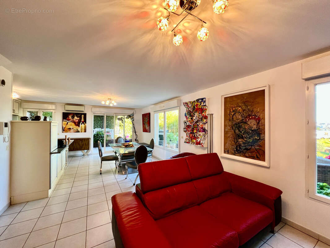 Appartement à SAINT-LAURENT-DU-VAR