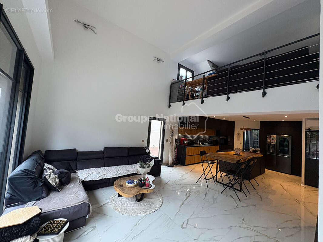 Villa T5 de 190 m2 avec piscine proche mer - photo 8