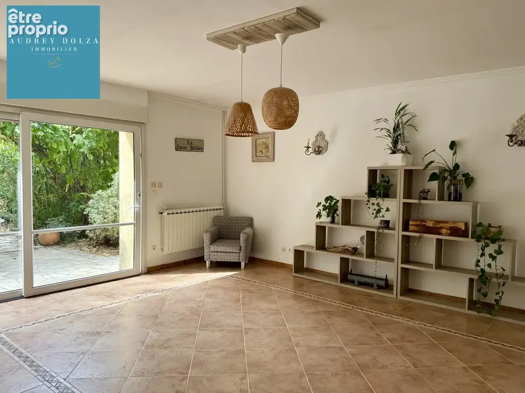 Propriété familiale de 185 m2 de plain-pied avec grandes dépendances - Salon de Provence - 890 000€ FAI - photo 13