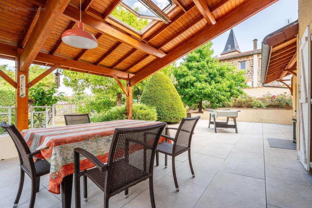 Maison à PONTCHARRA-SUR-TURDINE