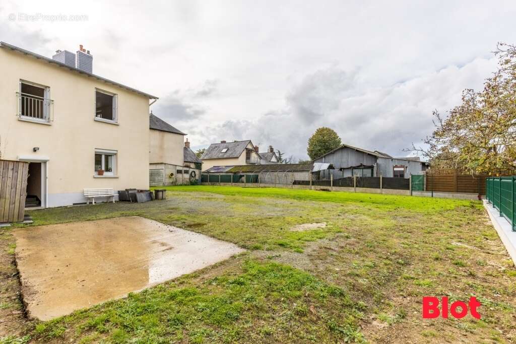 Maison à VERN-SUR-SEICHE