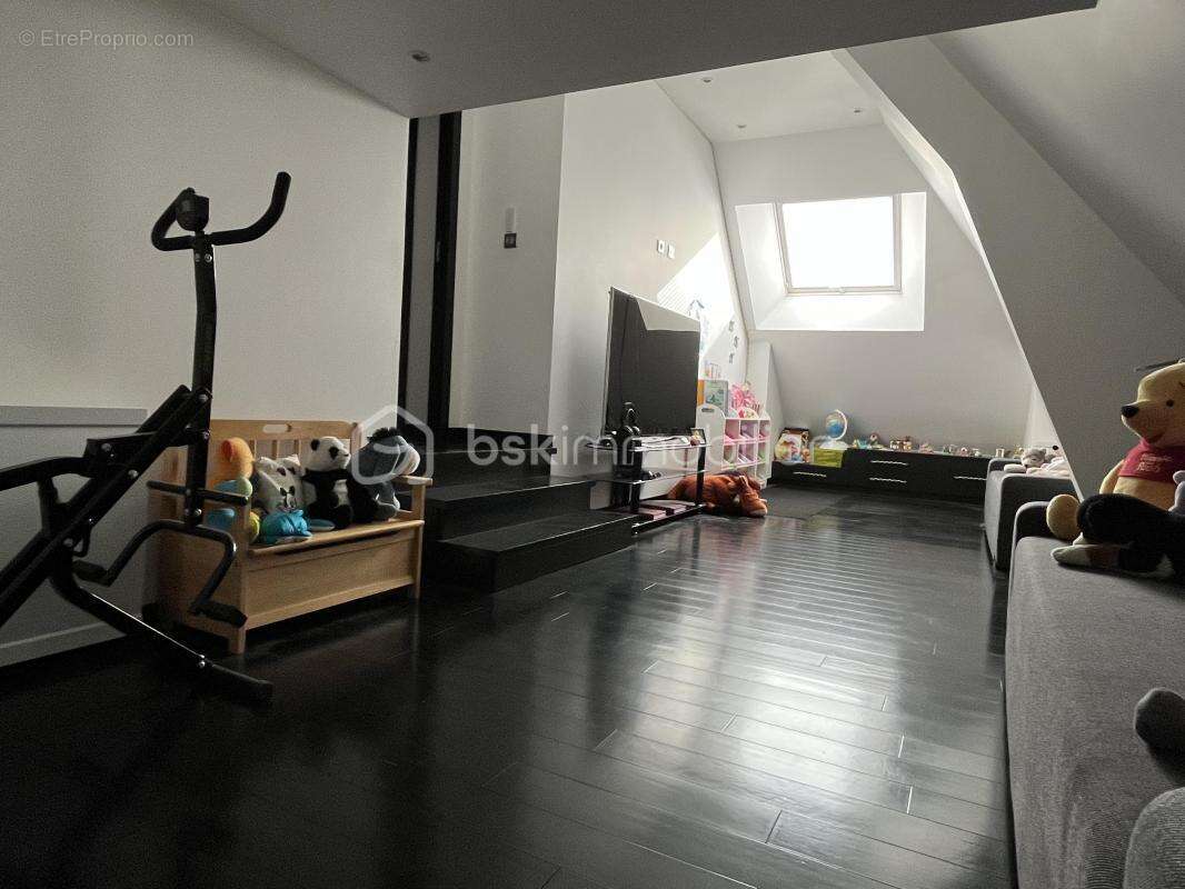 Splendide maison contemporaine 7 pièces - avec vue sur le Golf d'Ormesson - photo 11