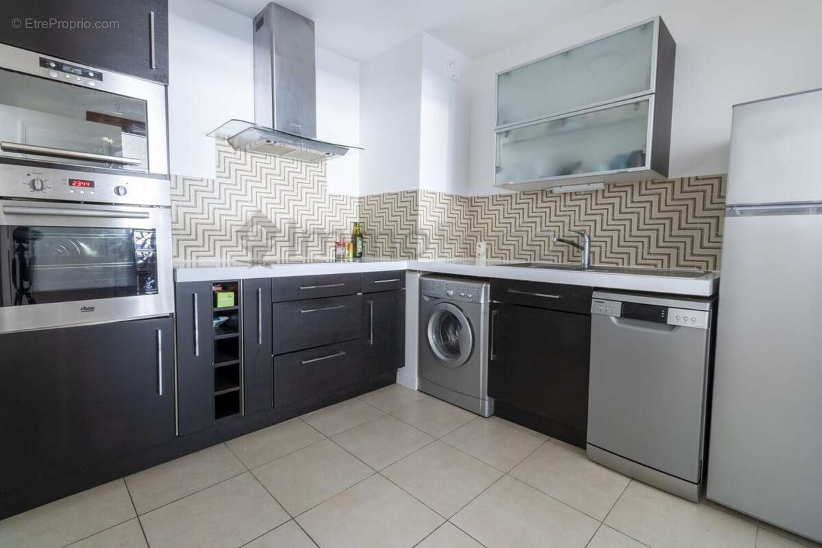 Appartement à COURBEVOIE