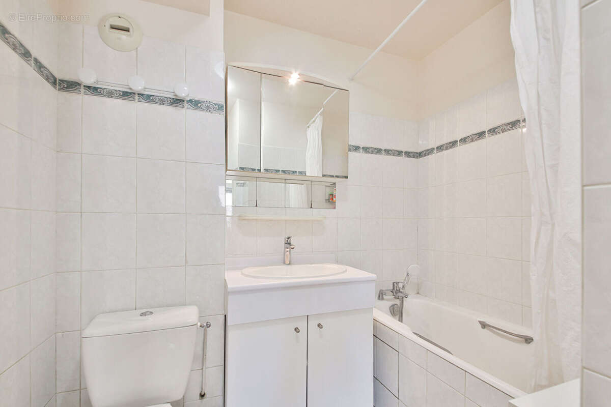 Appartement à PARIS-14E